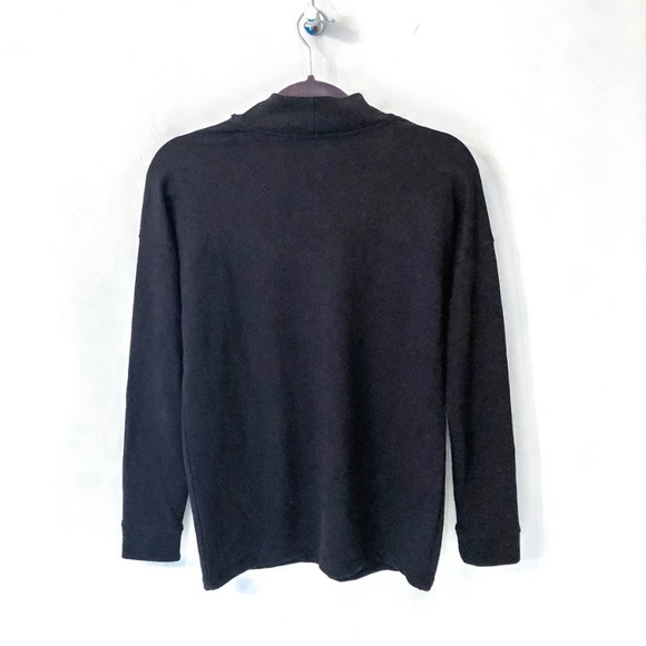 Black V-Neck Cut Out - Picture 3 of 3